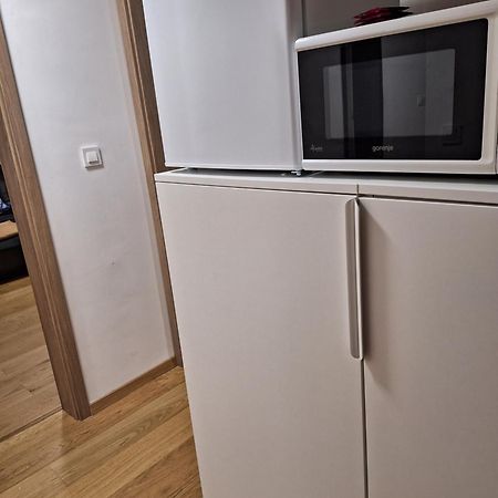 Guesthouse Flower Любляна Экстерьер фото