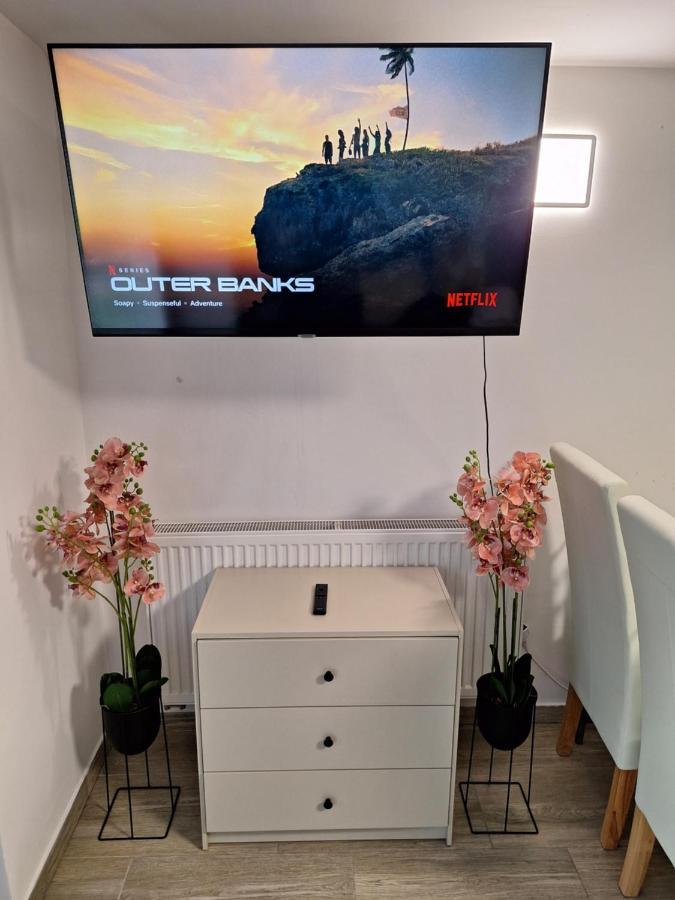 Guesthouse Flower Любляна Экстерьер фото