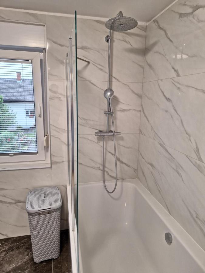 Guesthouse Flower Любляна Экстерьер фото