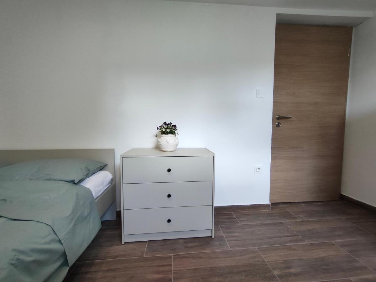Guesthouse Flower Любляна Экстерьер фото