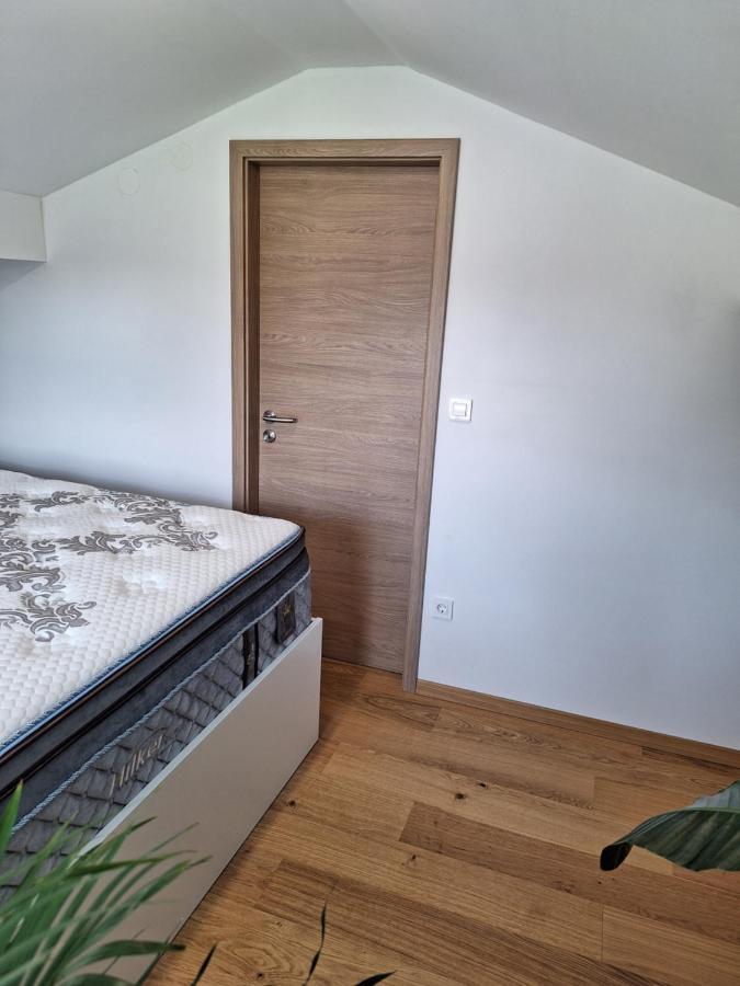 Guesthouse Flower Любляна Экстерьер фото