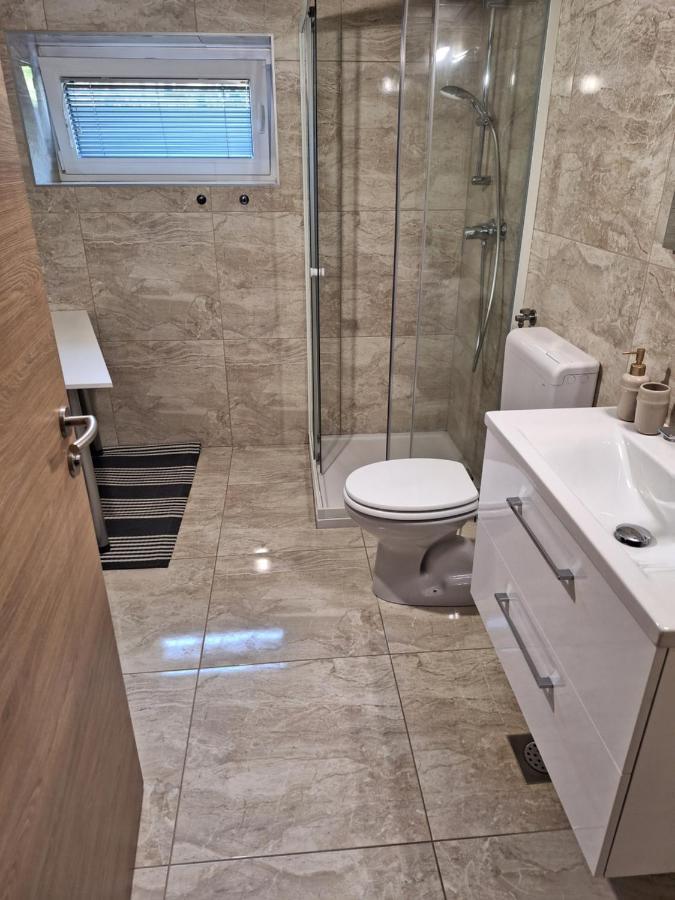 Guesthouse Flower Любляна Экстерьер фото